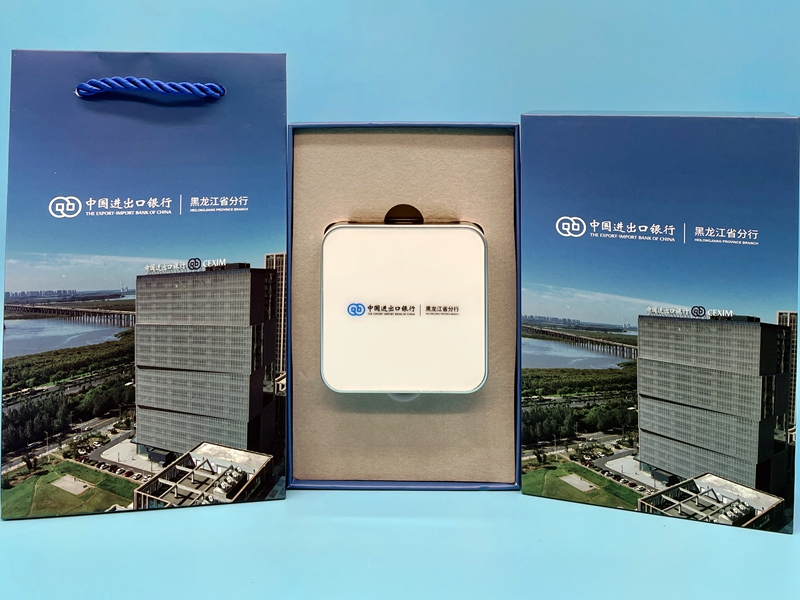 公司周年礼品定制选什么款式受欢迎？